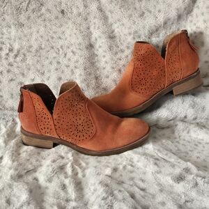 Sofft Women's Burnt Orange Ankle Booties
